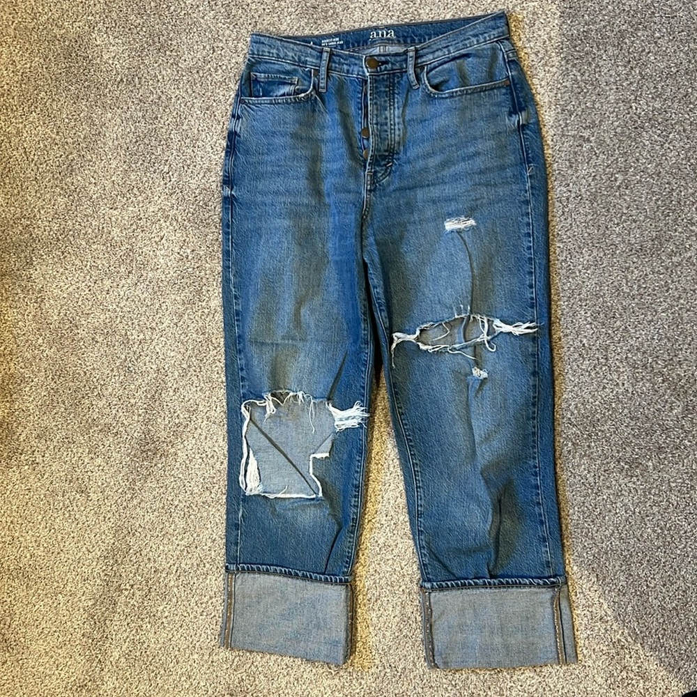 Size 4 women’s high-rise 90s loose distressed blue jean a.n.a